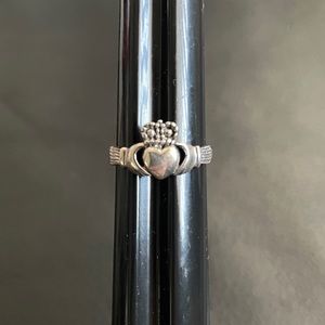 925 Sterling silver Irish claddagh ring size 4